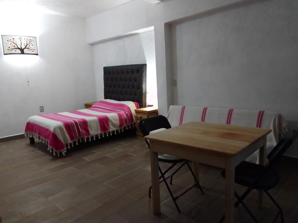 Hospedaje Casa Cortés - Recamaras de Descanso en Tepoztlán Mor Exterior foto